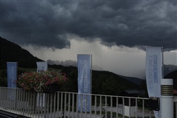 - das drohende Gewitter war absehbar